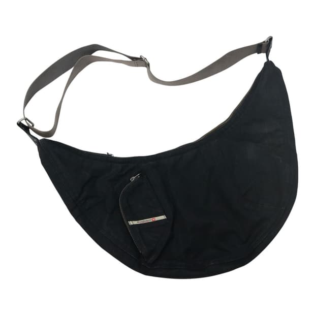 디젤 아카이브 하프문 숄더백