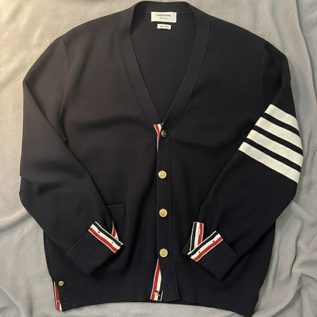 톰브라운 밀라노스티치 금장 가디건 급처합니당