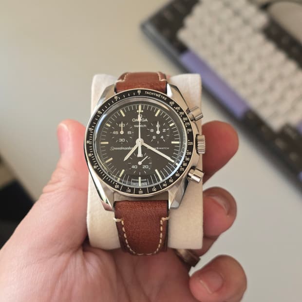 오메가 문스와치 커스텀 팝니다