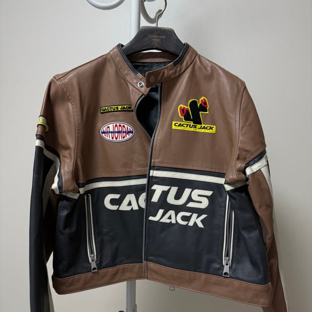 조던 X 트래비스 스캇 레더 자켓 아키오 브라운