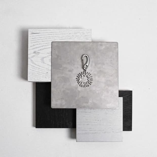 999휴머니티 로고 키링 실버 새상품