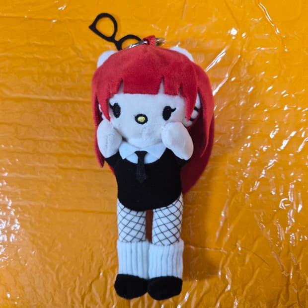 헬로키티 제니 블랙 루비 키링