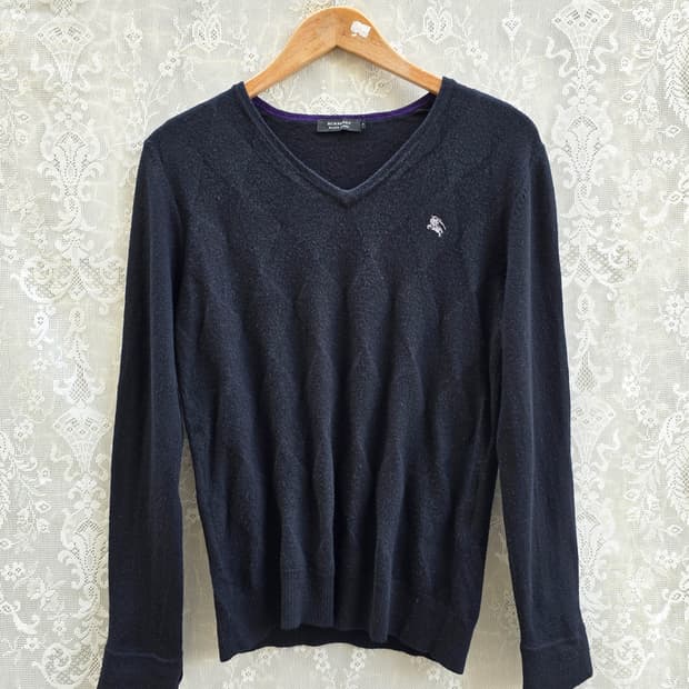 버버리 블랙라벨 아가일 브이넥 니트