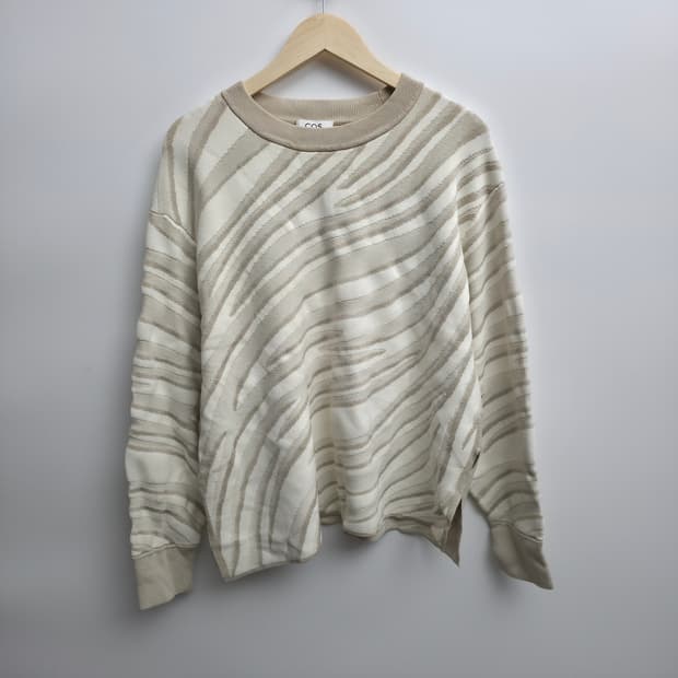 [L] COS 코스 지브라 패턴 니트 스웨터