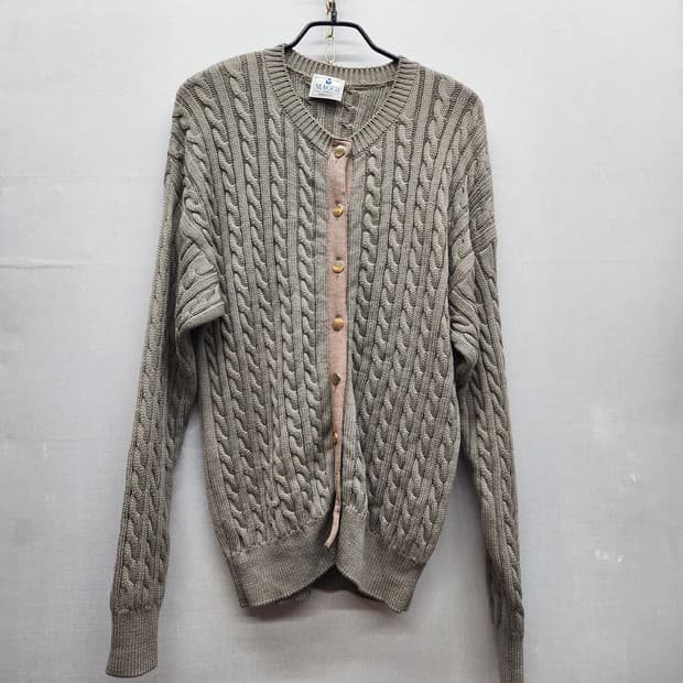 이태리 MAGGI 매기 케이블 니트 가디건(버진울) M