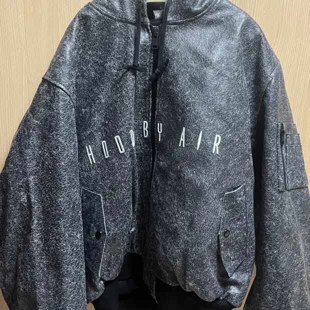HOODBYAIR 레더봄버