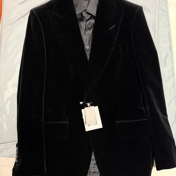 (새상품,강추👍)톰포드 아티쿠스 블랙 벨벳 블레이져 자켓 수트