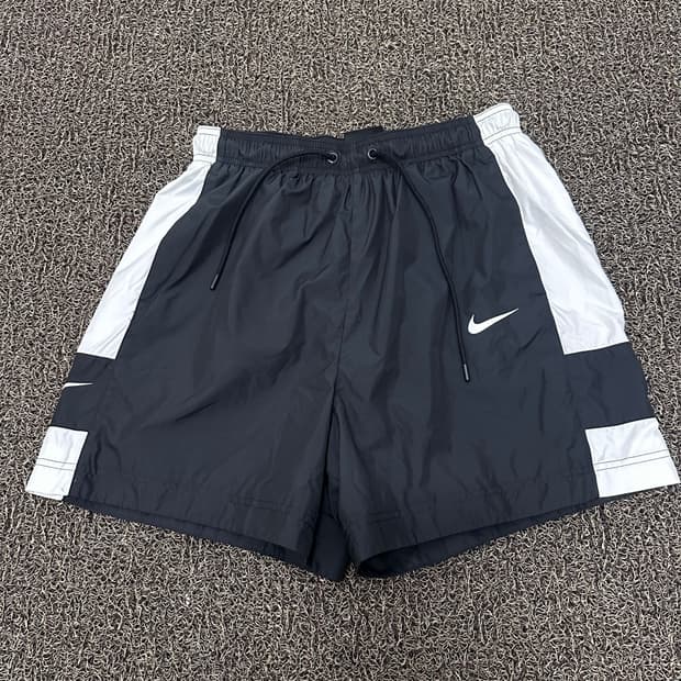 NIKE 나이키 바스락 운동복 반바지 블랙 L