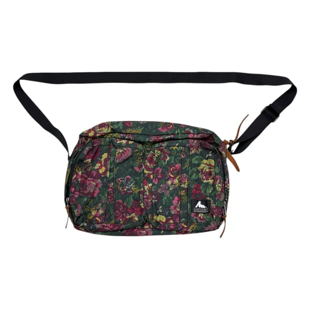 그레고리 구로고 로즈 플라워 포켓 크로스백 가방