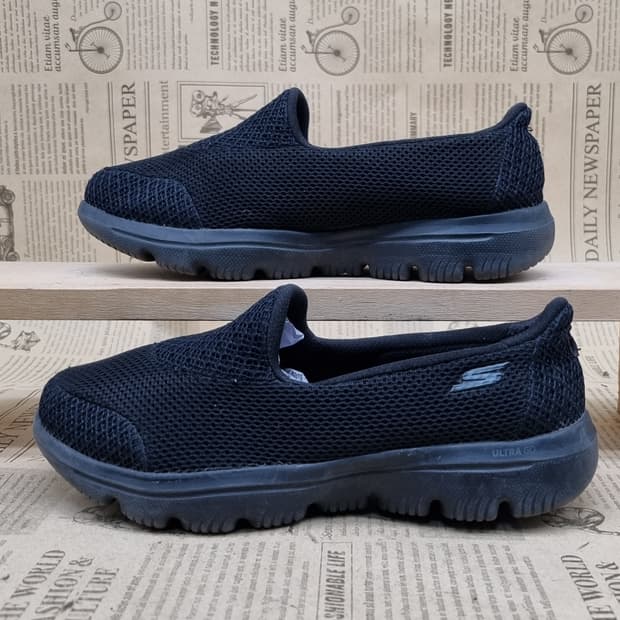 스케쳐스 고워크 에볼루션 블랙 워킹화220