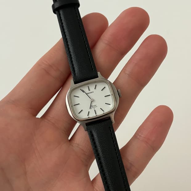 70s socie sqaure ladies hand winding