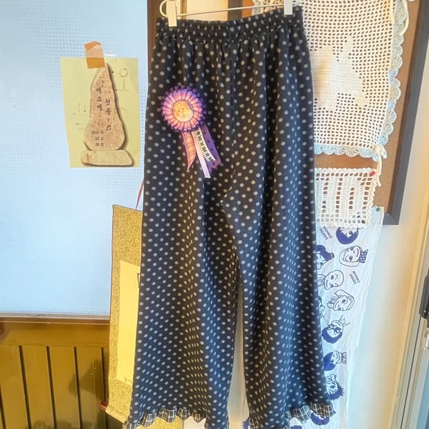 네이비 도트 프릴 바지 + 냥 로제트 세트 🐱