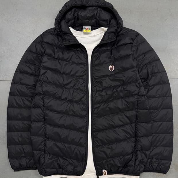 베이프 경량패딩