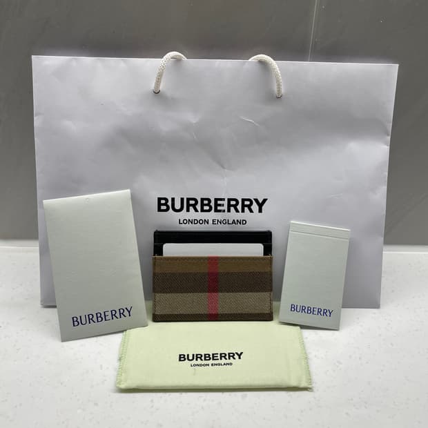 [정품/새상품] 버버리 샌든 카드지갑