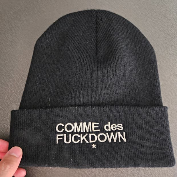 Comme des fuckdown 비니 블랙