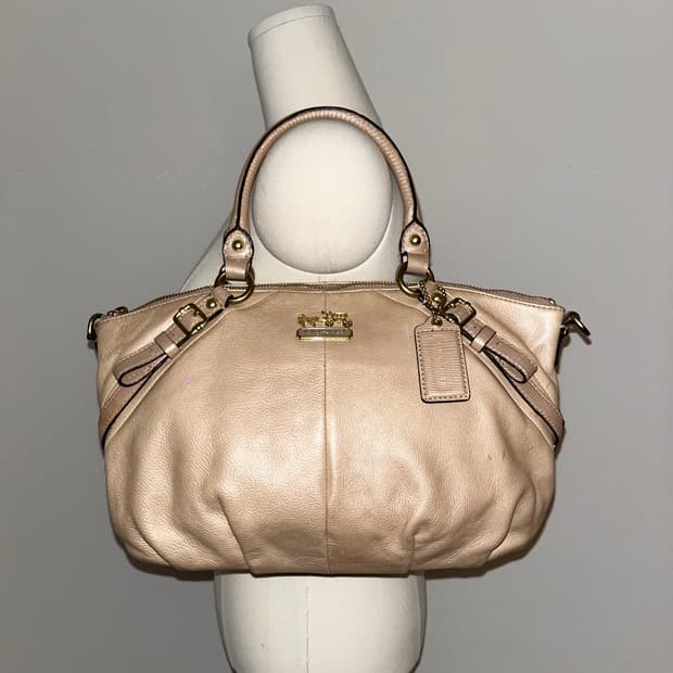 📦Coach beige pink shoulder bag