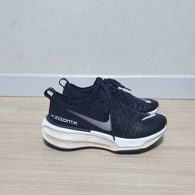 나이키 줌 인빈서블 러닝화 240