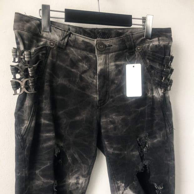 Damage washing pants