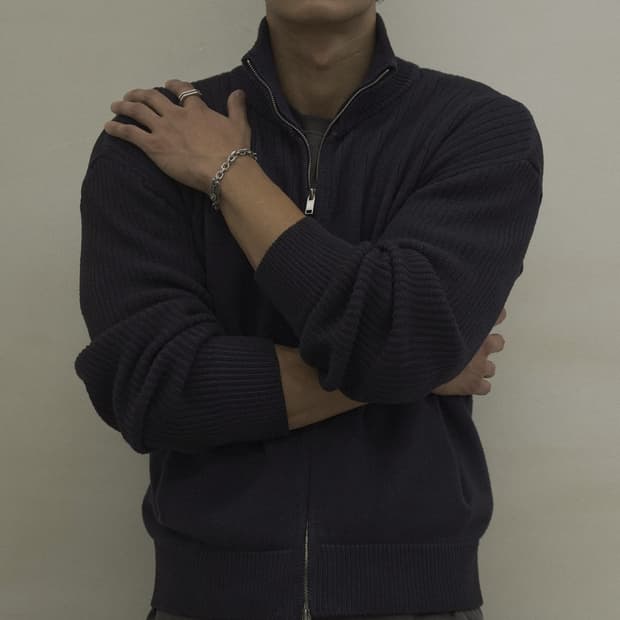 시도 siiiido 니트집업 네이비 3사이즈