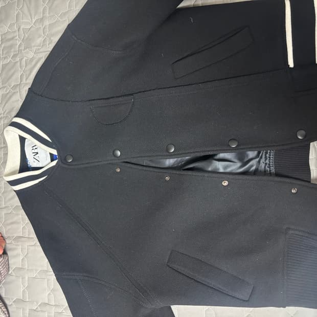 자라 아더에러 콜라보 스터디움자켓