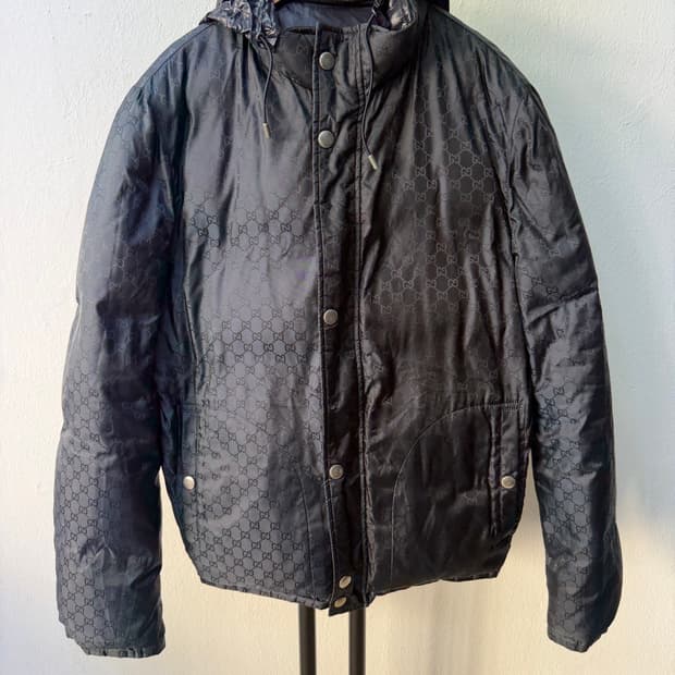 정품) 구찌 GG 로고 남성 리버시블 블랙 패딩 48