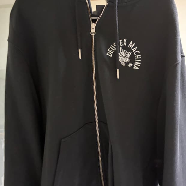 데우스엑스마키나 후드집업 1회착용 L