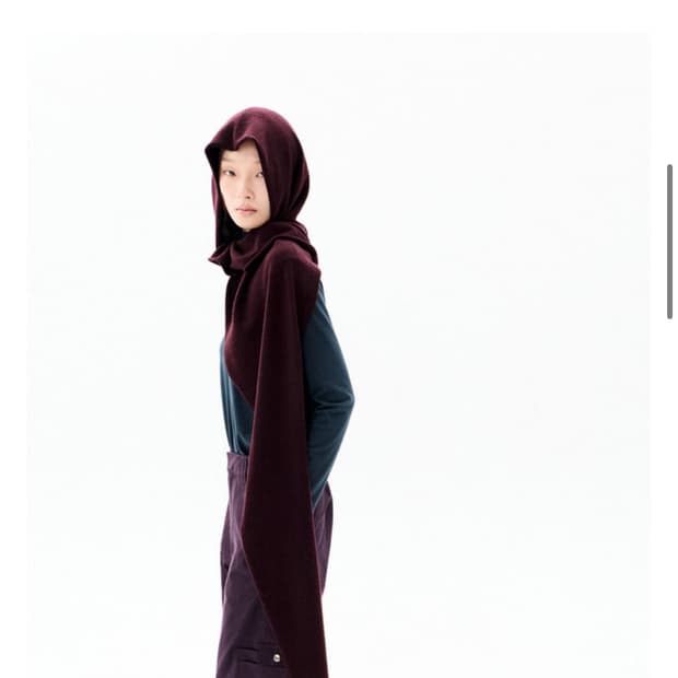 코스모스 WOOL BLEND HOODDED SCARF 버건디