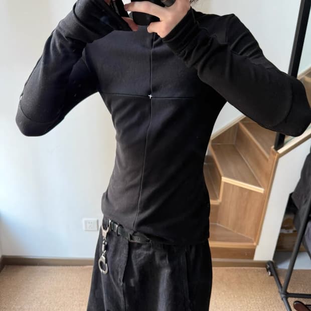 Opium SleekCross Turtleneck