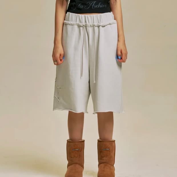 길라아카이브 STAR PATCH BERMUDA SWEAT SHORTS