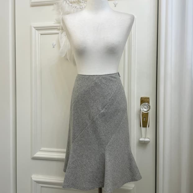 gray side line flare midi skirt(size-S)