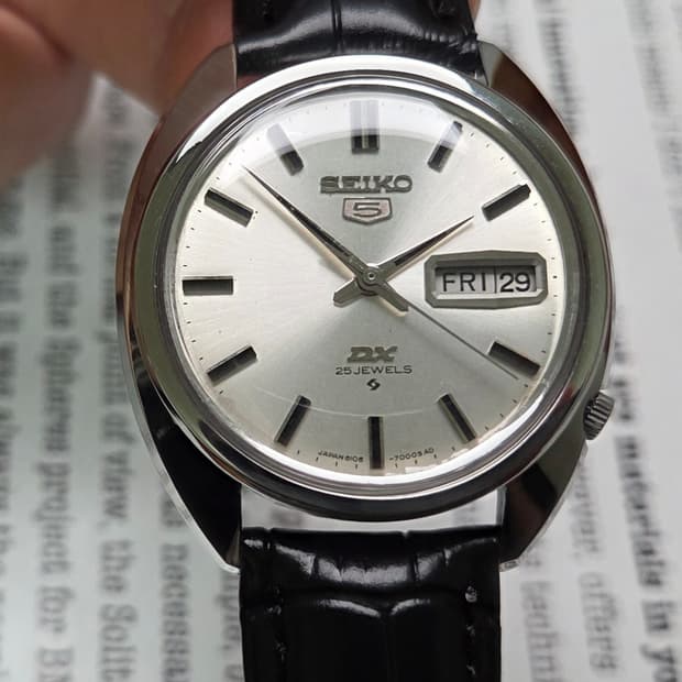 빈티지 세이코 DX 실버다이얼 칼침핸즈 데이데이트 6106 오토매틱 