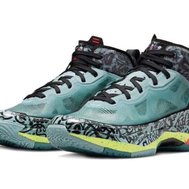 나이키 조던 X 사투 사발리 에어 조던 37 "사투" 스니커즈