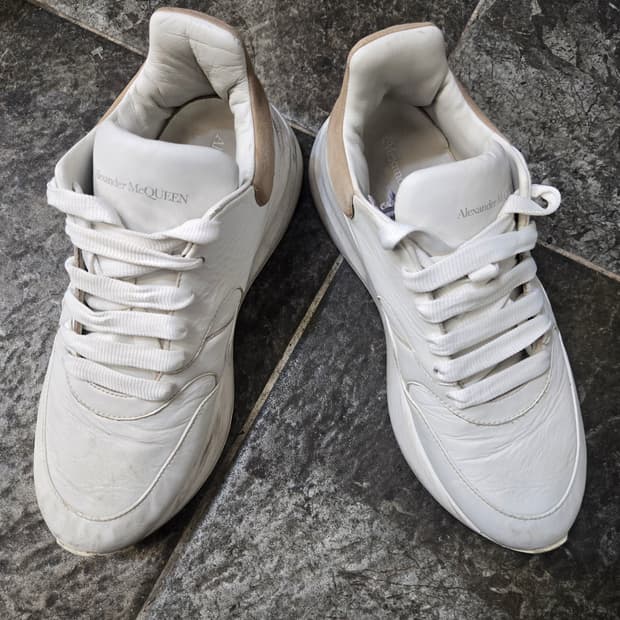 알렉산더 맥퀸 오버솔 스니커즈 화이트