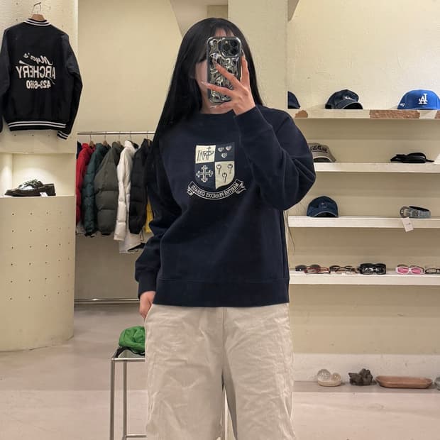 마리떼 프랑소와 저버 크레스트 로고 맨투맨 U1065