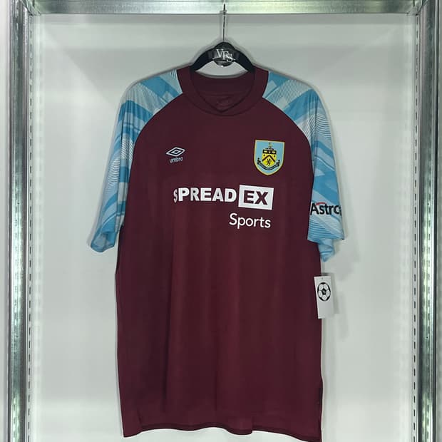 엄브로 21-22 번리 FC 홈 바우트 베호르스트