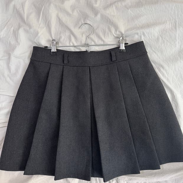 그레이 플리츠 스커트