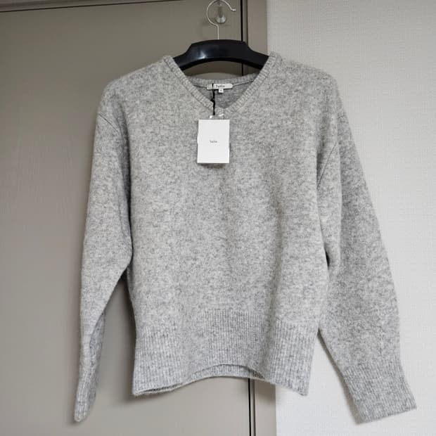 [2]타일레 브이넥 니트