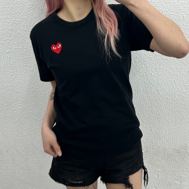 꼼데가르송 하트 와펜 블랙 반팔 S