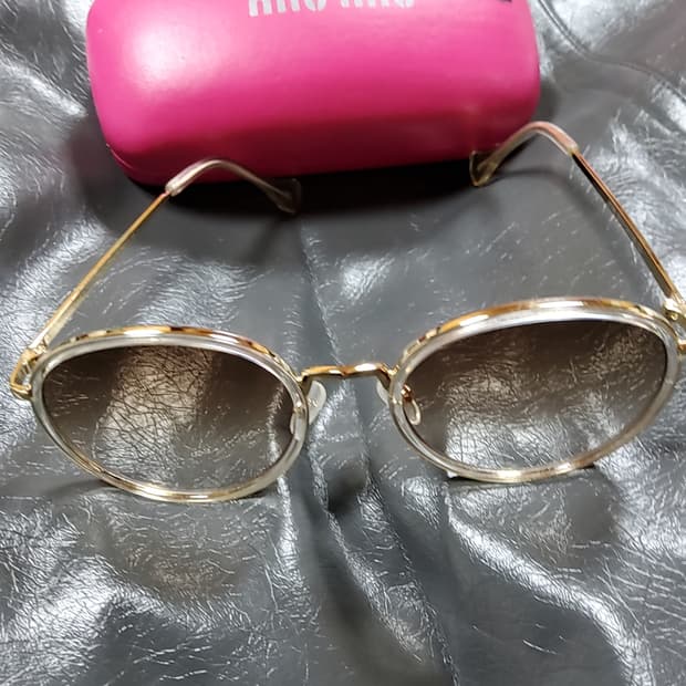 미우미우 선글라스  miu miu 