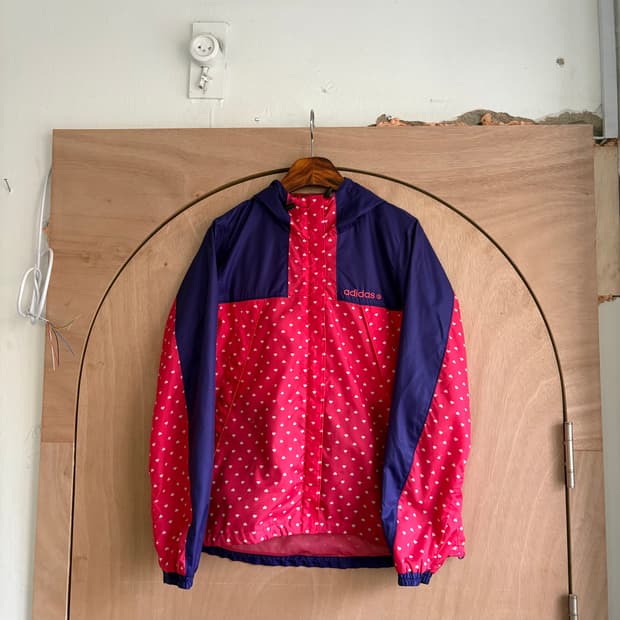 아디다스 네오 라벨 하트 패턴 후드 바람막이