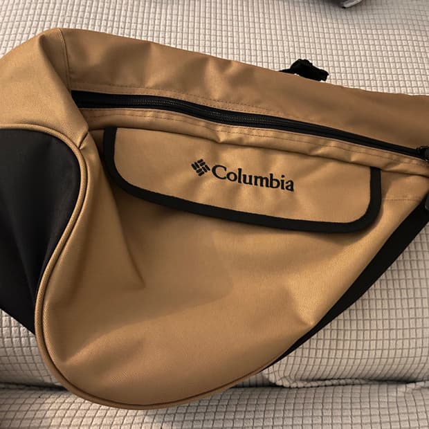 Columbia 콜롬비아 카멜 슬링백 