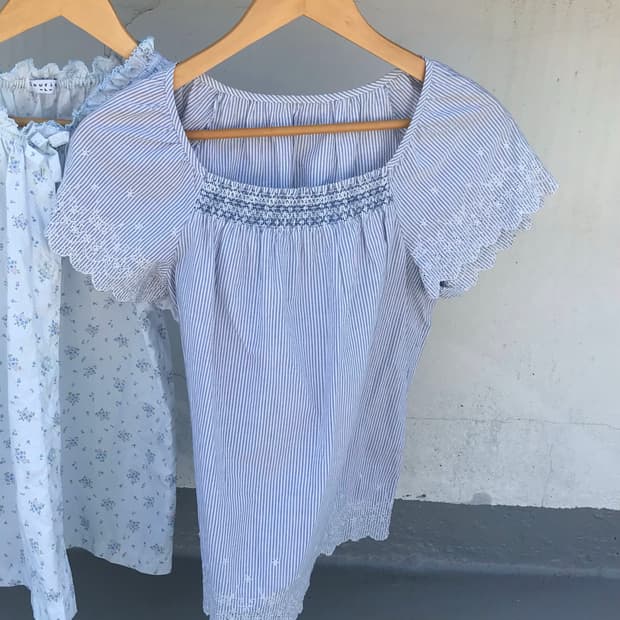 스퀘어넥 블루 스트라이프 블라우스