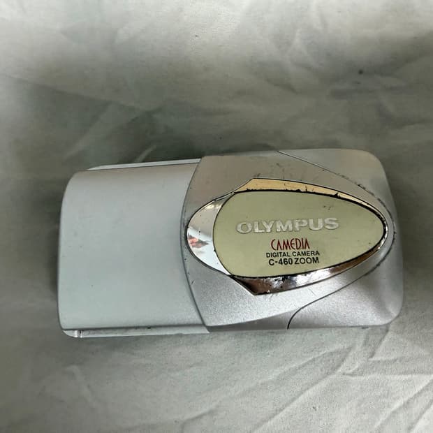 올림푸스 C-460 ZOOM 디지털 카메라