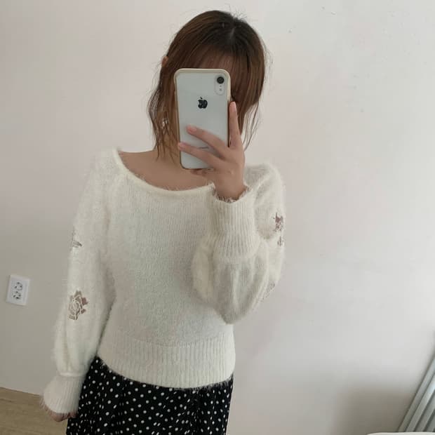 스나계 시스루 플라워 자수 털 니트 앙고라 니트 