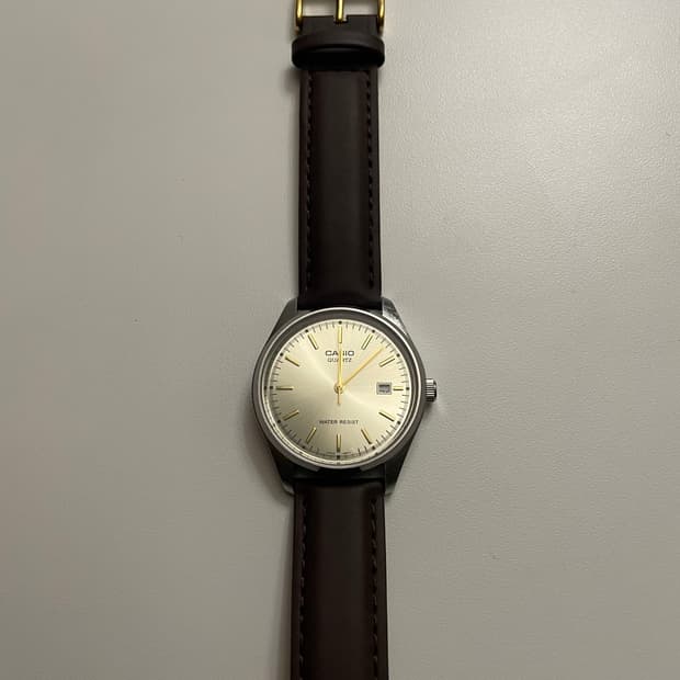 Casio 클래식 시계(여분 스트랩 포함가격)