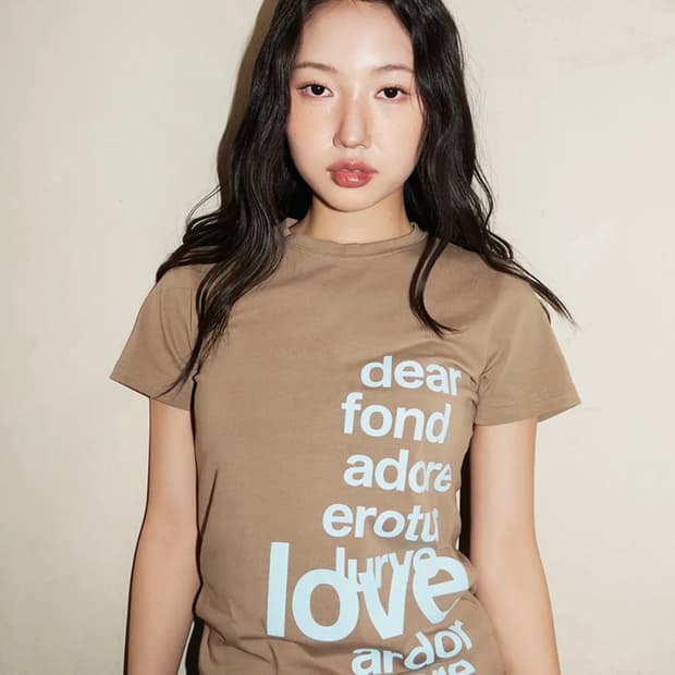 레터링 티셔츠 브라운