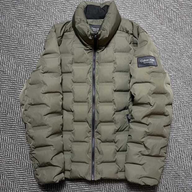 캘빈클라인 퍼포먼스 패딩 점퍼 카키(M)