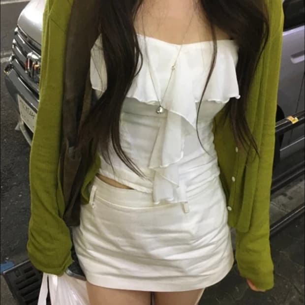 아워캐비넷 프릴 슬리브리스나시