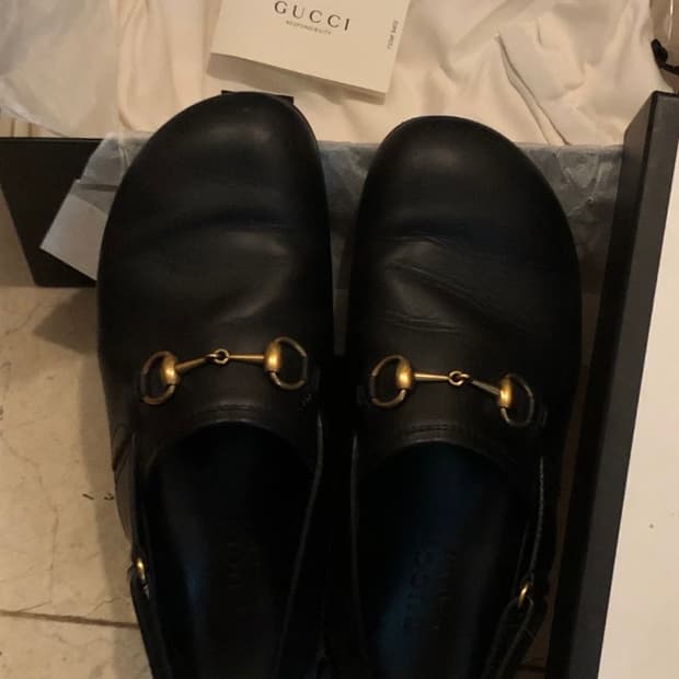 구찌 블랙 가죽 홀스빗 뮬 샌들(정품)