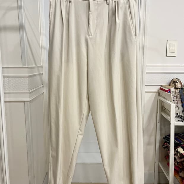 자라 투턱 아이보리 와이드 슬랙스